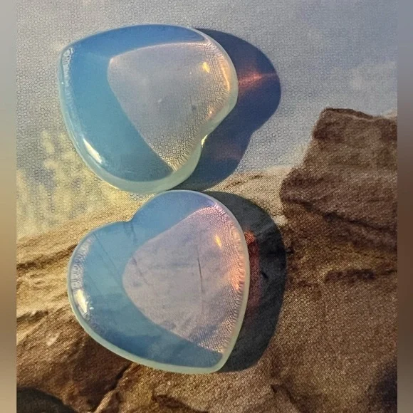 2 Opalite hearts - Picture 4 of 5